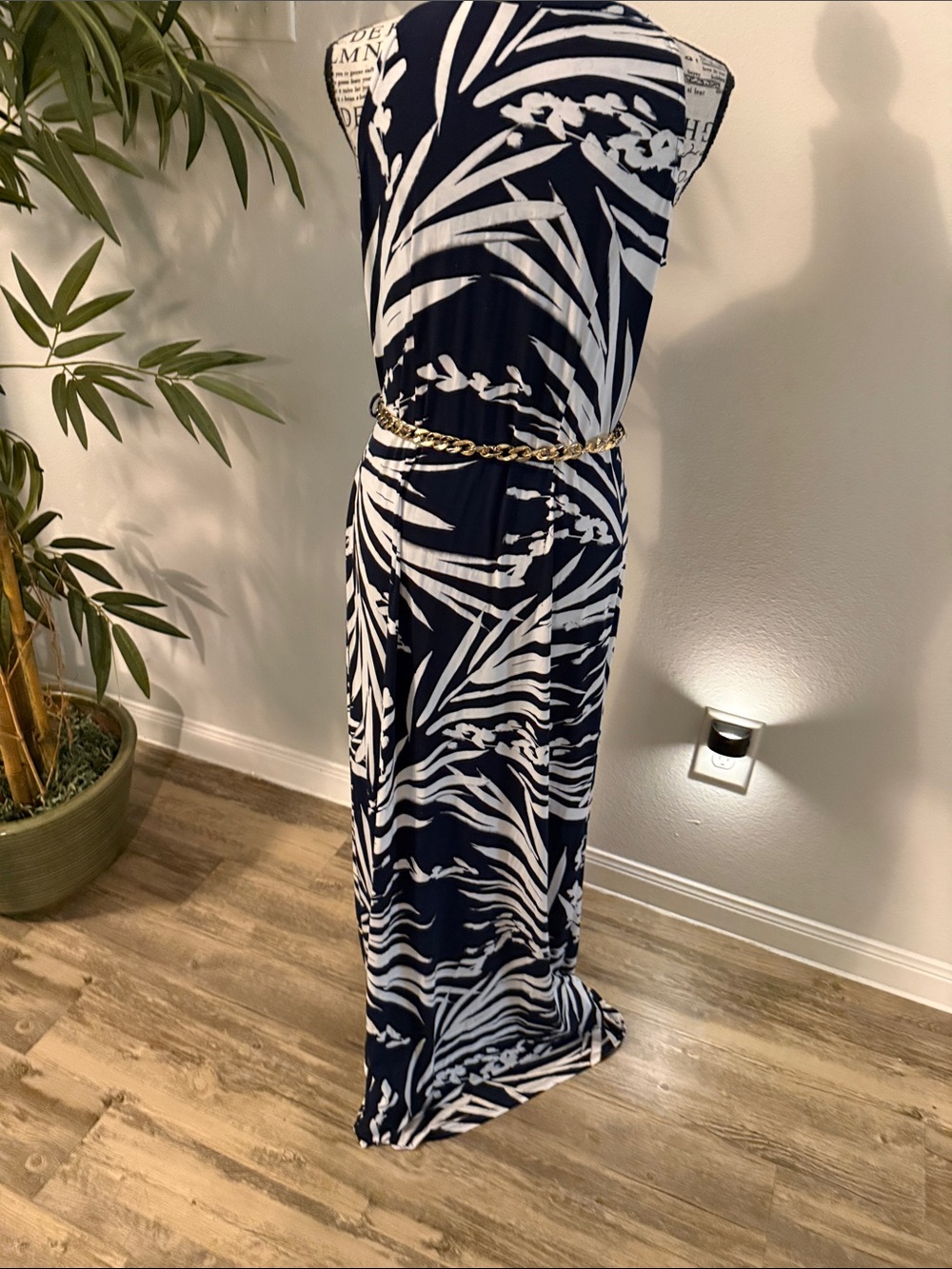 Glamour Navy and White Tropical Print Maxi Dress - Picture 2 of 2